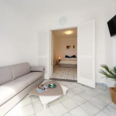 فندق مبيت وإفطار Relais Romildanna Forio di Ischia