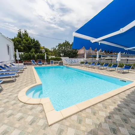 فندق مبيت وإفطار Relais Romildanna 3*
