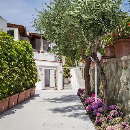 فندق مبيت وإفطار Relais Romildanna 3*