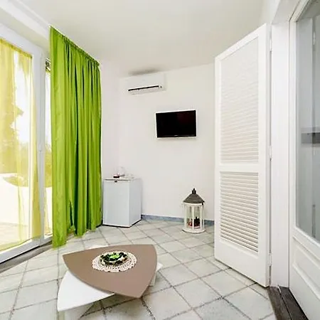 فندق مبيت وإفطار Relais Romildanna 3*